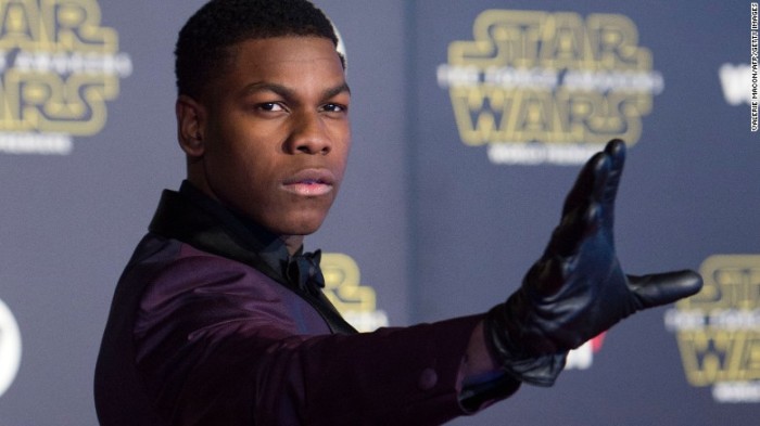 John Boyega diz que o roteiro do Episódio VIII será mais sombrio que “O Despertar da Força”