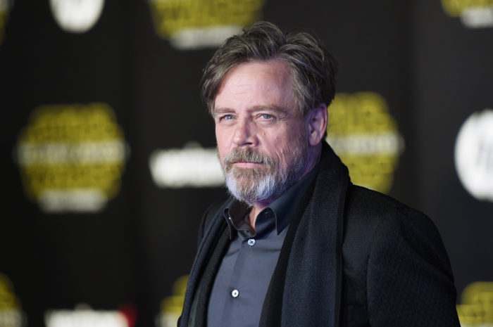 Mark Hamill entra na defesa da trilogia prequela