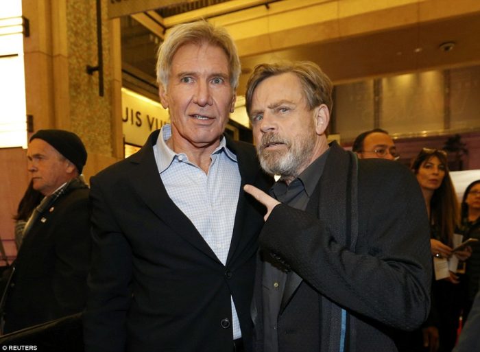 Mark Hamill só voltou à saga por causa de Harrison Ford