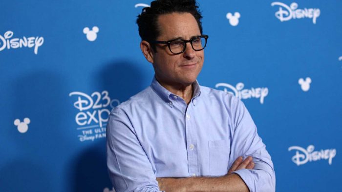 JJ Abrams defende Rian Johnson em relação à continuidade narrativa entre os filmes