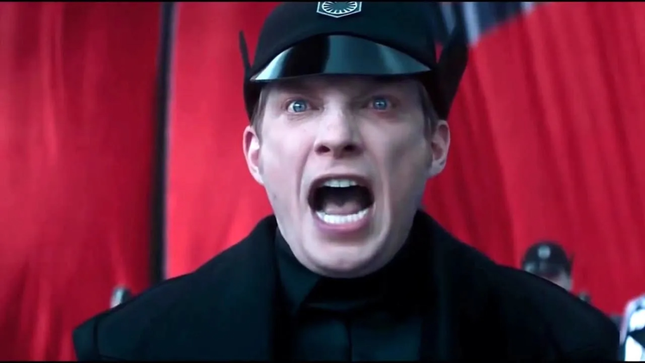 O General Resiste: Domhnall Gleeson Defende Com Unhas e Dentes “Os Últimos Jedi”